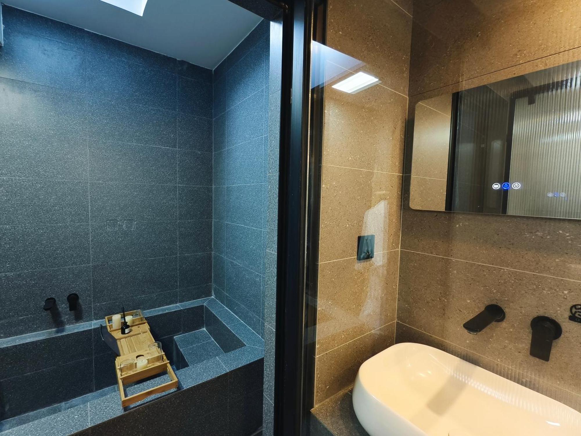 Beijing Hills & Hutong City Retreat Near Forbidden City & Line 4 Multi-Room Options Экстерьер фото